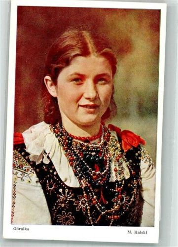 Junge Frau in bunter Tracht Fotograf Halski