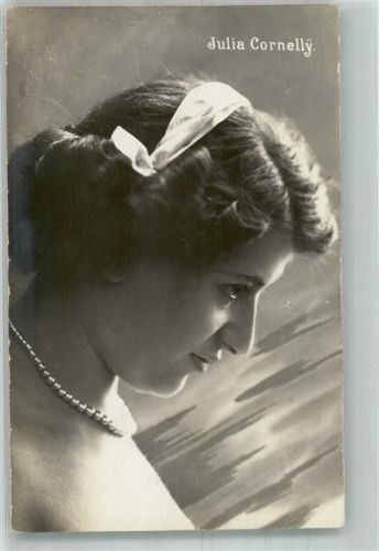 Portrait von Julia Cornelly