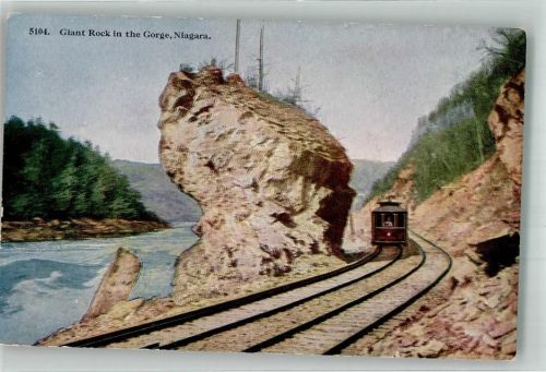 Eisenbahn neben dem Giant Rock in the Gorge Niagara USA