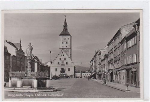 Luitpoldplatz in Deggendorf / Bayer. Ostmark ungelaufen Gute Erhaltung.