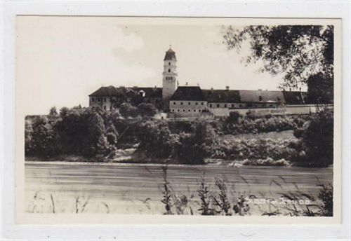 Fotokarte von Suben. K. K. Strafanstalt. Ungelaufen. Leichter Bug oben mitte, sonst gut erhalten