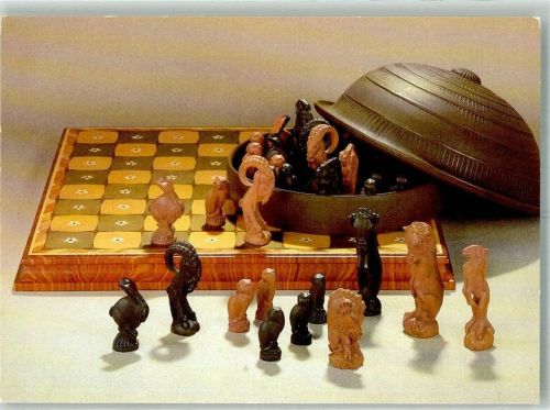 Meißen Schauhalle des VEB Staatliche Porzellan-Manufaktur Schachspiel von Prof. Esser Fotograf Kotte VEB Bild und Heimat