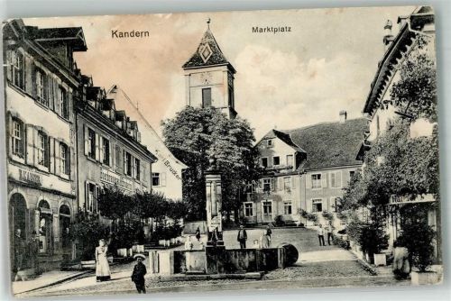 Kandern 1912 Marktplatz mit Bunnen Apotheke Waisenhaus und Ev. Kirche