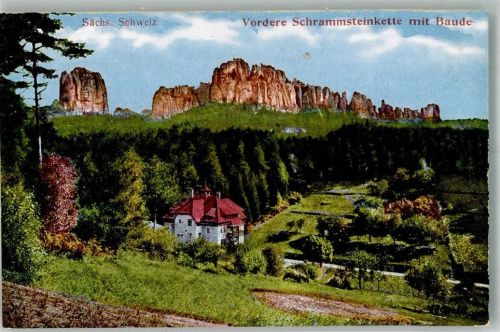 Bad Schandau Gasthaus Schrammsteinbaude im Zahnsgrund mit Vorderer Schrammsteinkette
