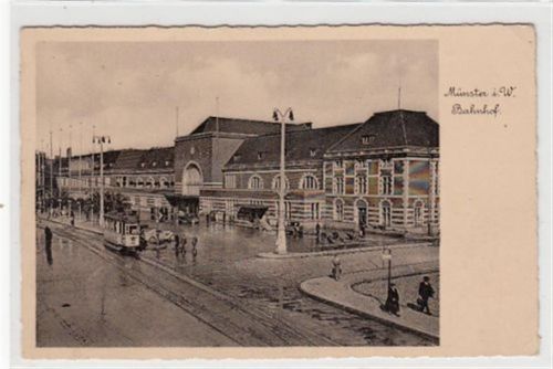 Münster Münster in Westfalen. Bahnhof mit Straßenbahn ungelaufen kleiner Knick oben und unten rechts und oben links, Vorder- und Rückseite fleckig, sonst gut erhalten