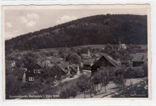 Martinroda im Thür. Wald mit Gesamtansicht gelaufen, Marke entfernt. Gute Erhaltung.