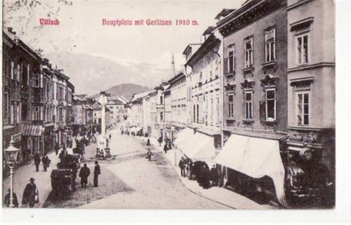 Villach mit Hauptplatz und Gerlitzen gelaufen, Datum nicht lesbar. Leichte Stempelspuren, sonst gut erhalten