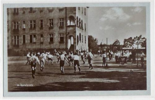 Würzburg Würzburg, Bischöfl. Studienseminar Ferdinandeum, Spielplatz ungelaufen Kleine Anhaftung Vorderseite unten rechts, sonst gut erhalten