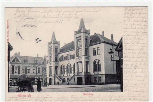 Gütersloh Gütersloh mit Rathaus gelaufen, mit Marke und Stempel von 1904. Leichte Stempelspuren, sonst gut erhalten