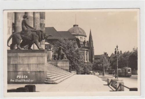 Posen Posen / Poznan. Partie am Stadttheater Straßenbahn gelaufen 1942. Gute Erhaltung.