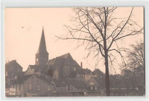 Fotokarte Mettmann. Blick auf die Kirche. Karte beschrieben Nachkriegskarte kleiner Knick unten rechts, sonst gut erhalten