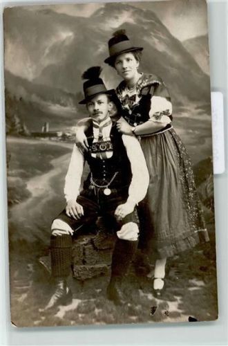 Lederhose Dirndl Hut mit Gmshaar Taschenuhr AK
