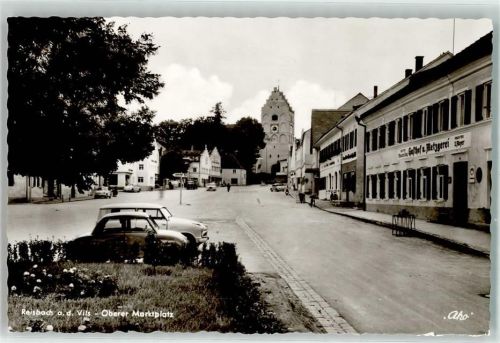 Reisbach Oberer Marktplatz Gasthaus-Metzgerei Pfarrkirche St. Michael Straßenwegweiser