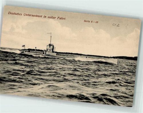 Deutsche U-Boot in voller Fahrt WK I U-Boot
