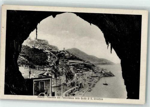 Amalfi Panorama con L`imboccalura della Grotta di S. Cristoforo