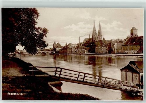 Regensburg Bootssteg Bootshaus Donau Regensburger Dom