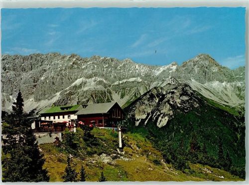 Leutasch Rauthhütte mit Wettersteingebirge