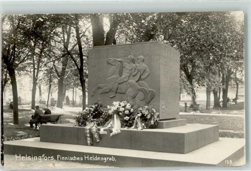 Helsingborg Skandinavien Finnisches Heldengrrab Kranz Blumen Pferd Soldaten Bank Friedhof