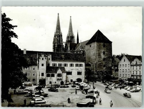 Regensburg Dom Kornmarkt Marktszene VW Käfer Mercedes LKW