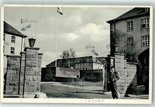 Trier Kaserneneingang Wachsoldat