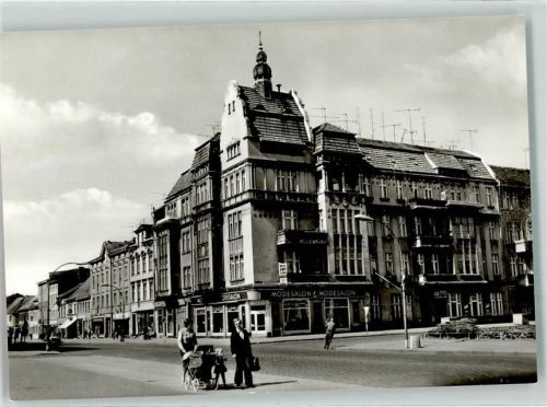 Neuruppin OdF-Platz Ecke Karl-Marx-Straße Modegeschäft Kinderwagen