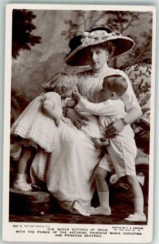 Prinzessin Victoria Eugenie mit Kindern Prinz Asturias Prinzessin Maria Christina und Beatrice