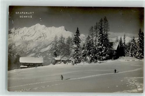 Grafenast 1925 Skifahrer vor Berghütte