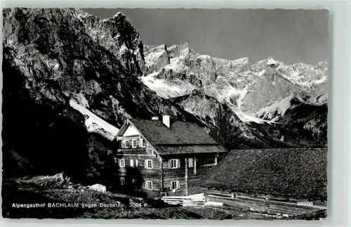 Bachlalm Alpengasthaus mit Dachstein