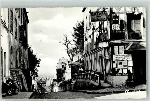Paris la Rue des Saules a Montmartre
