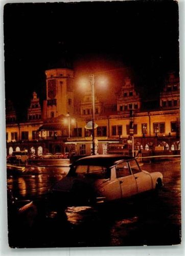 Leipzig Marktplatz Nacht beleuchtet Citroen DS