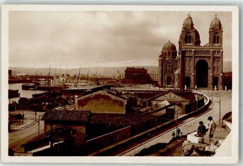Marseille le Cathedrale vue sur la Joliette Dampfer