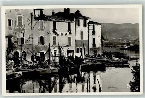 Martigues Pointe et quai de Brescon Fischerboot