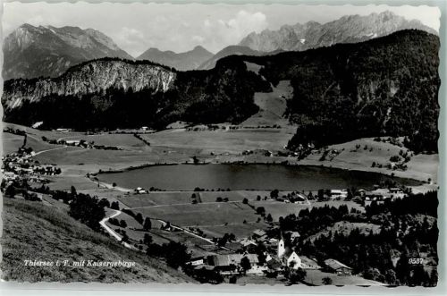 Vorderthiersee mit Kaisergebirge