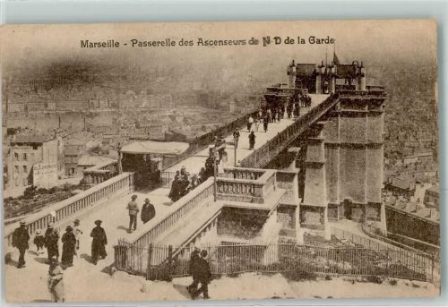 Marseille Passerelle des Ascenseurse Notre Dame de la Garde