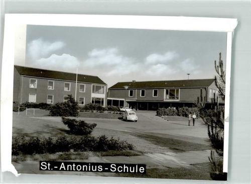 Neukirchen-Vluyn Foto Original aus Archiv eines Ansichtskartenverlags St. Antonius Schule VW Käfer Ort handschriftlich