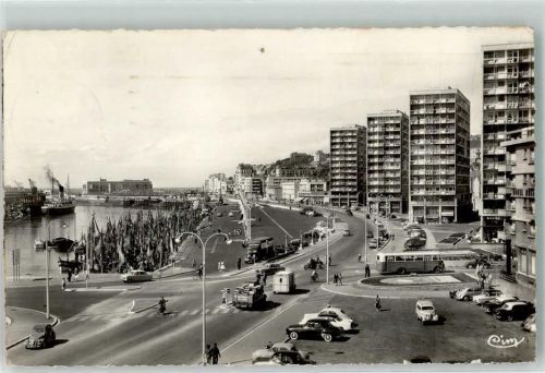 Boulogne-sur-Mer Auto Oldtimer Omnibus Hafen