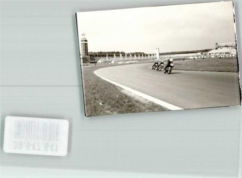 Hockenheim Rennszene beim Motorradrennen in der Sachs-Kurve auf dem Hockenheimring Foto Orginal aus Archiv eines Ansichtskartenverlags Ort handschriftlich