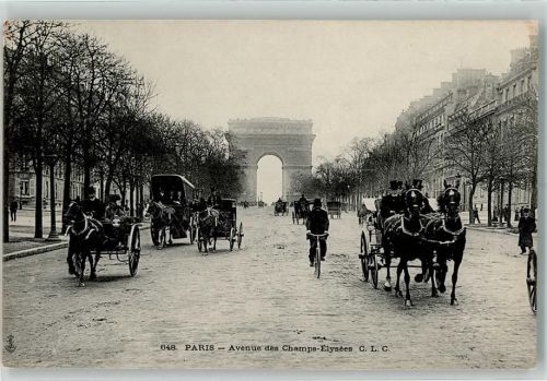 Paris Avenue des Champs-Elysees
