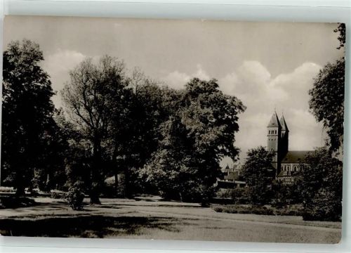 Kleinzschocher Volkspark mit Taborkirche Fotograf Flohrer VEB Bild und Heimat