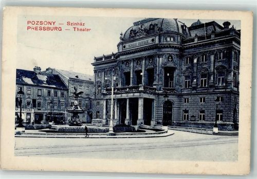 Bratislava Theater Denkmal