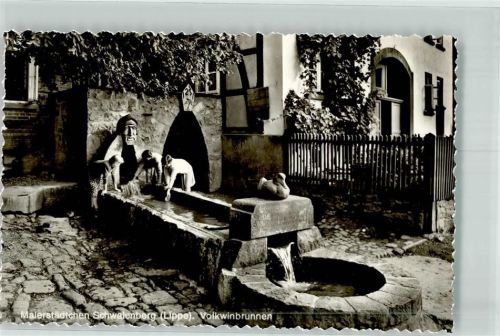 Schieder-Schwalenberg Denkmal Volkwinbrunnen