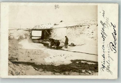 1916 Frauen beim Wäsche waschen in einem Bach im winterlichen Galizien WK I