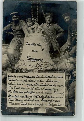 Vauquois 1915 Landser mit der Glocke der zerstörten Kirche Feldpost WK I XVI. Armeekorps