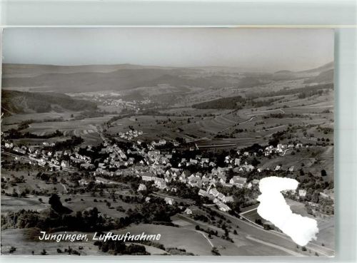 Jungingen Fliegeraufnahme des Ortes mit Wallfahrtskirche St. Silvester Foto Original aus Archiv eines Ansichtskartenverlags Ort handschriftlich Karte Oberflächenschaden
