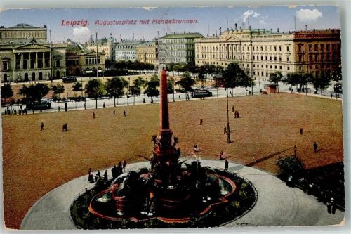Leipzig Augustusplatz mit Mendelbrunnen Straßenbahn