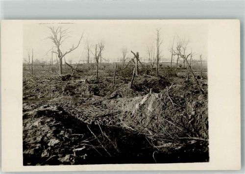 Ein Schlachtfeld des WK I Trümmerort Privatfoto AK