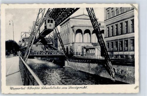 Elberfeld Schwebebahn am Landgericht