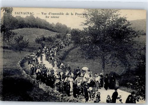 Sauvagnac Vue d ensemble de la Proccesion Au retour
