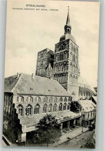 Stralsund Südseite vom Rathaus mit Nicolaikirche
