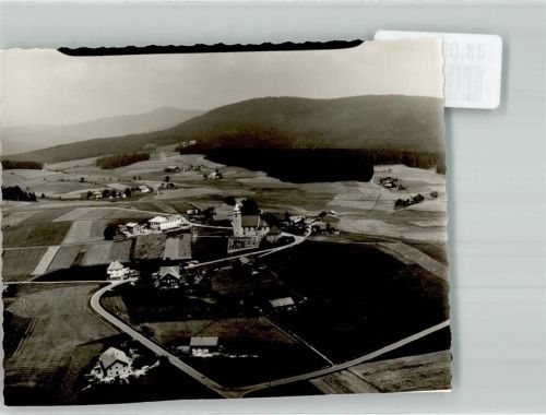 Schönbrunn Fliegeraufnahme des Ortes mit Pfarrkirche St. Heinrich und Gunther Foto Original aus Archiv eines Ansichtskartenverlages Ort handschriftlich